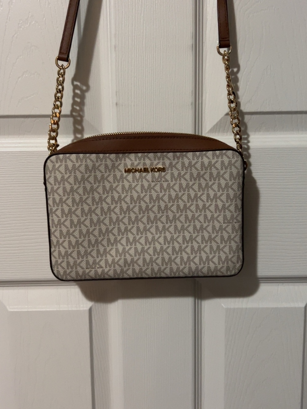Michael Kors Signature MK Crossbody in Vanilla and Acorn